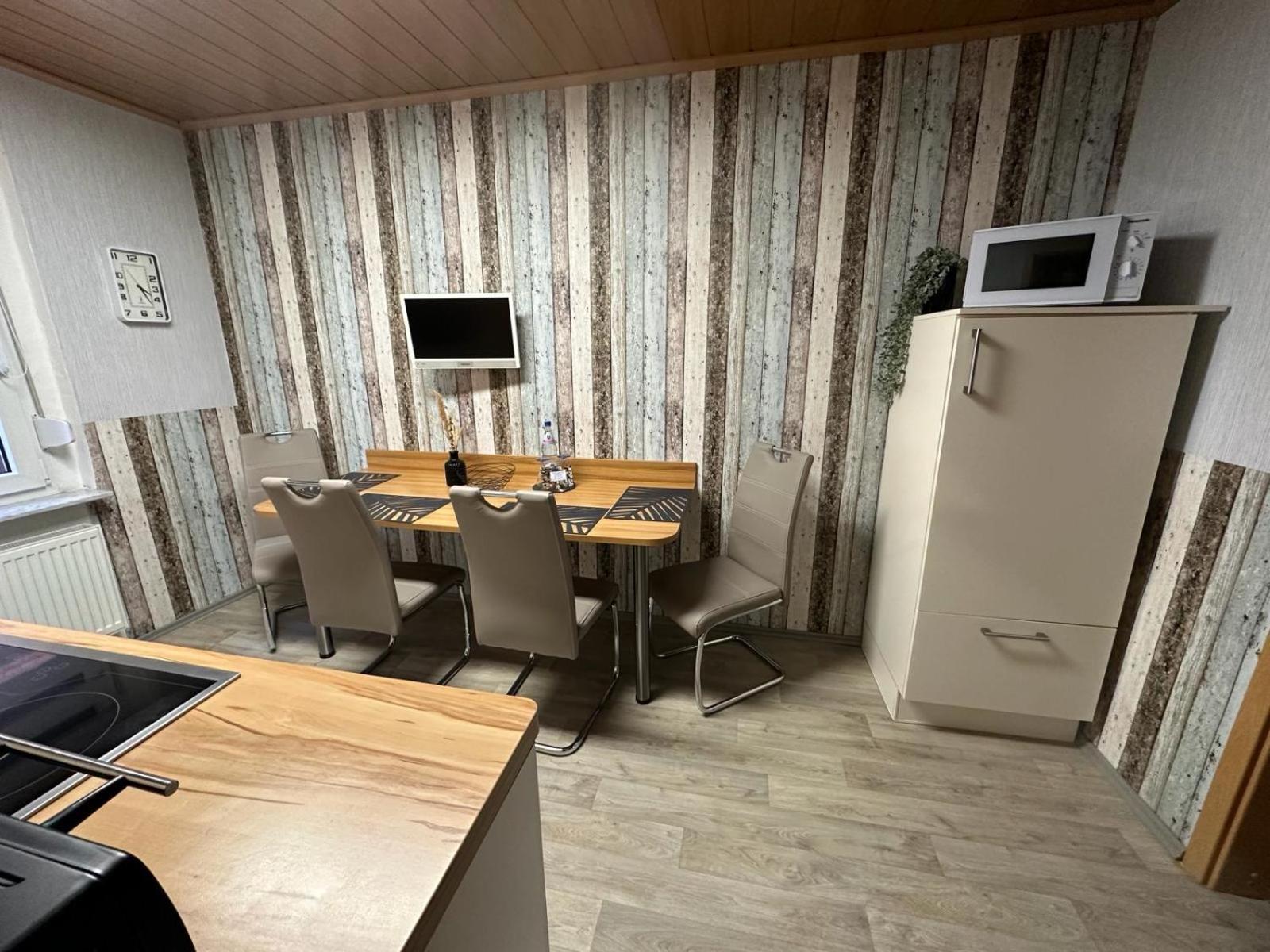 Christels Ferienwohnung 2 In Thale Mit Ueberdachter Terrasse, Kueche Mit Tv & Geschirrspueler Exterior photo